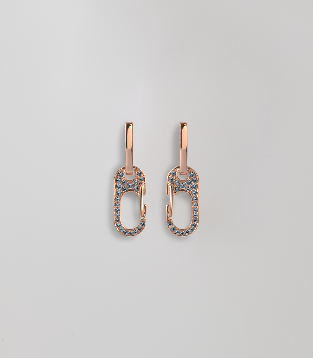 Carabiner earrings blue sapphire pavé