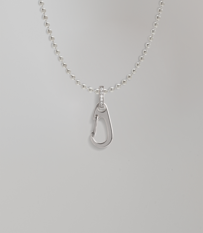 Necklace with carabiner pendant - White Gold